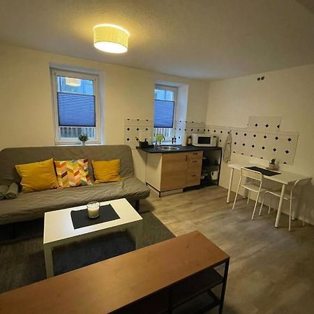 Ruhiges Apartment Im Herzen Von Гера Экстерьер фото