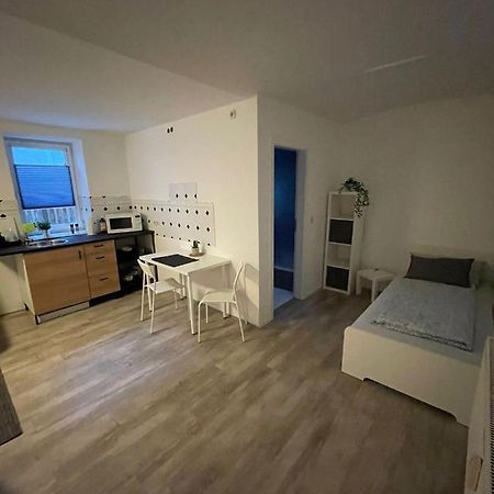 Ruhiges Apartment Im Herzen Von Гера Экстерьер фото