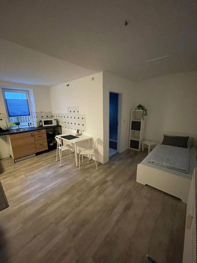 Ruhiges Apartment Im Herzen Von Гера Экстерьер фото